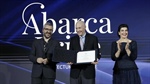 El Dr. Carl H. June recoge el galardón de la IV Edición de 'Abarca Prize'.